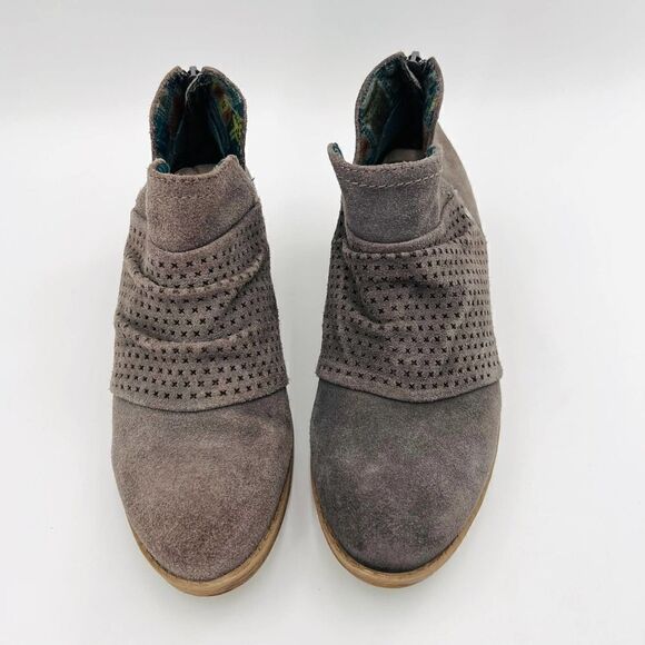 Earth Origins Women's Oakland Amanda Ankle Bootie Grey Suede Size 6 - Picture 6 of 12